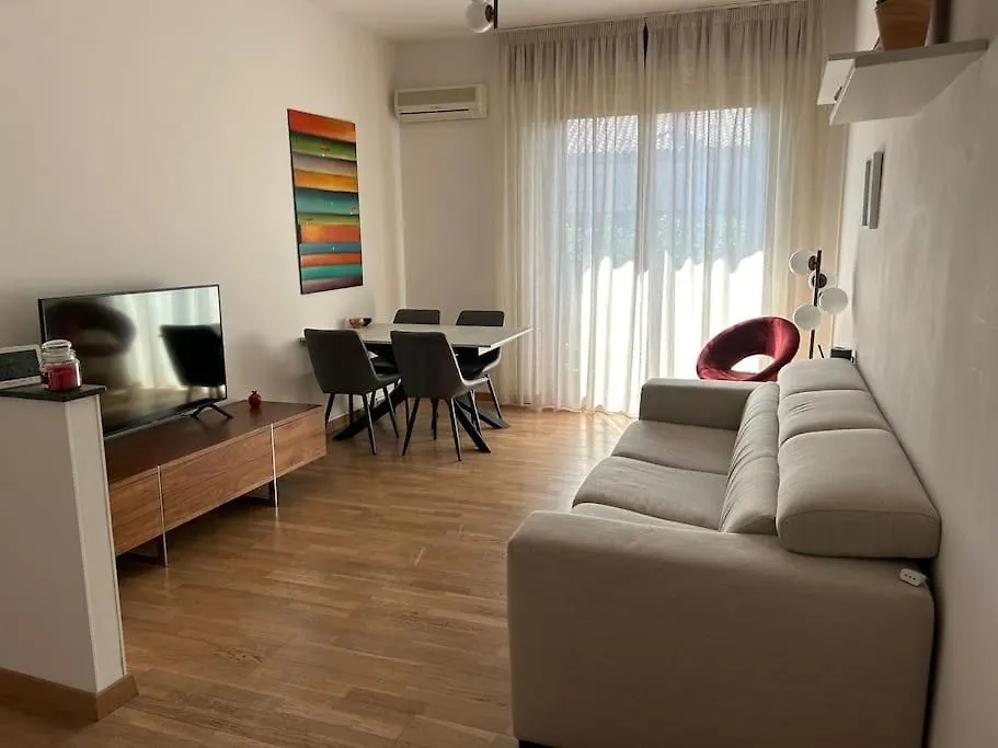 Renzo E Lucia Home location